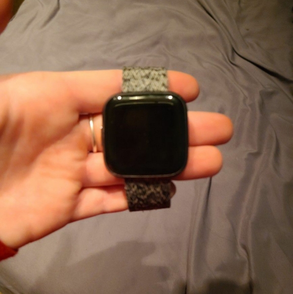 fitbit versa 2 - Picture 3 of 3